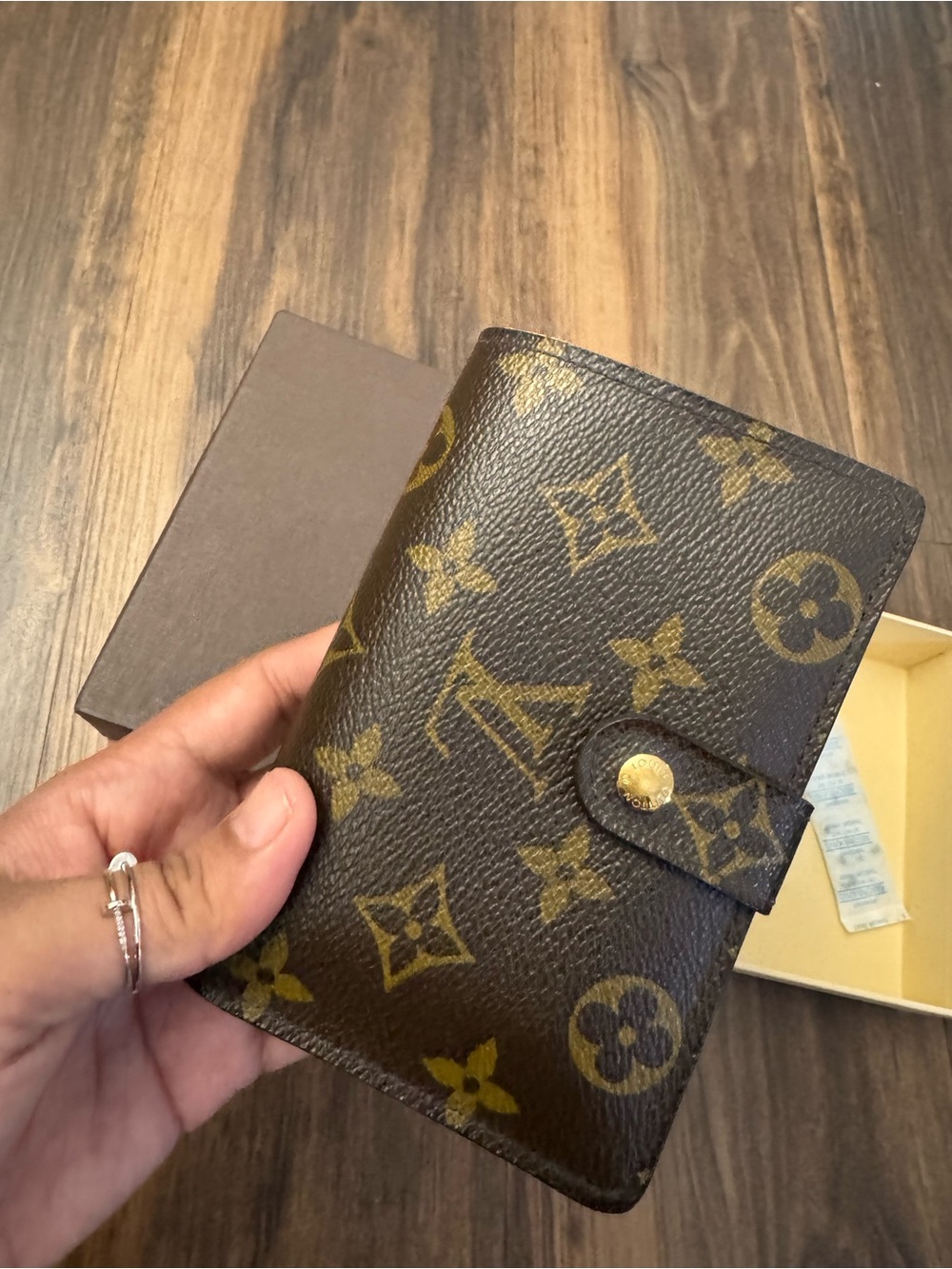 AUTHENTIC !!! Louis Vuitton Monogram Wallet